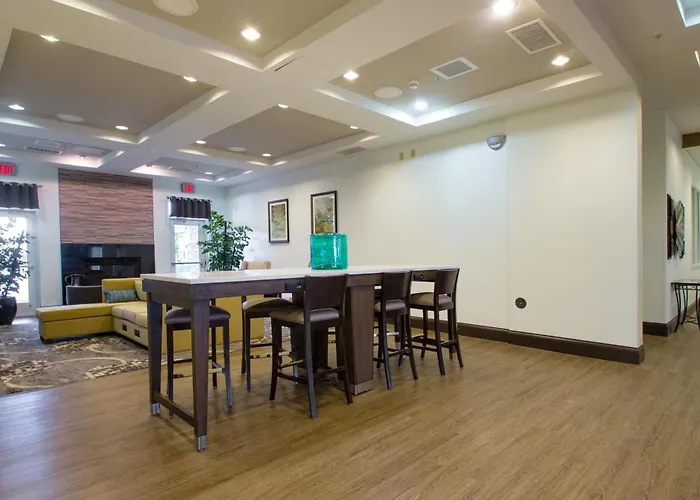 Holiday Inn & Suites Bloomington Airport By Ihg